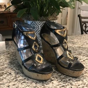 Black gold tone wedges